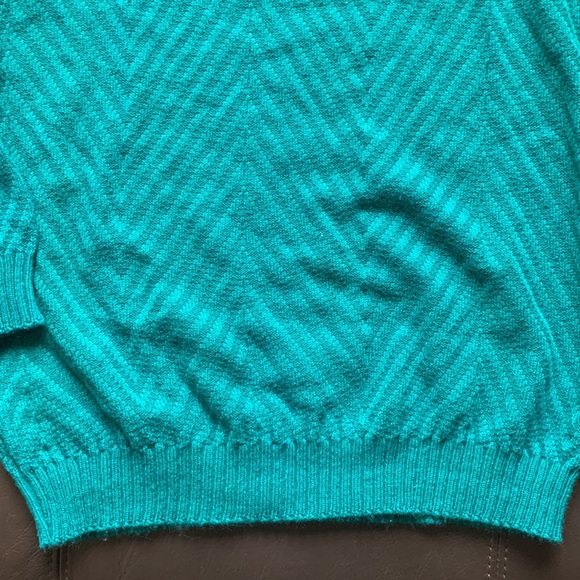 • Stretchy Knit Sweater • - Picture 7 of 9